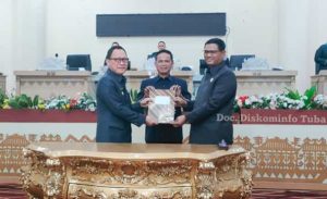 Pj. Bupati Tulang Bawang Hadiri Rapat Paripurna DPRD