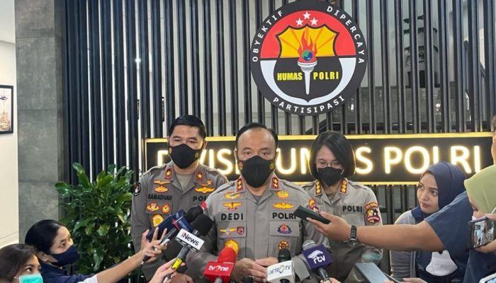 Polri Mutasi 704 Personil, 7 Polwan Diantaranya Mendapat Promosi Jabatan