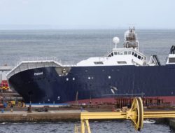 Kapal Besar Terbalik Saat Berlabuh di Skotlandia, 25 Orang Terluka