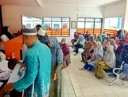 Pemkab Barut Salurkan Bantuan Beras CPP