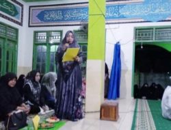 Kades Cempaka Hadiri Malam Nuzulul Qur’an di Masjid Miftahul Jannah