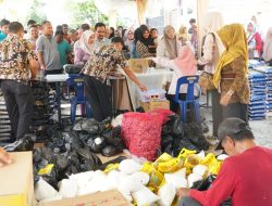 PWI dan Forkopimda Aceh Besar Bagikan Daging Meugang untuk Anak Yatim