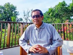 Tanggapi Klaim Denny Indrayana, Mahfud : Bukan Hanya Denny, Tapi Juga PKS