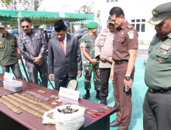 Dandim 1702/Jayawijaya Dukung Pemusnahan Barang Bukti Kejari Jayawijaya