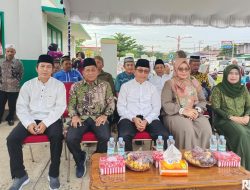 Ketua Komisi II DPRD Sumbang Kulkas Untuk Doorprize Pawai I Muharram