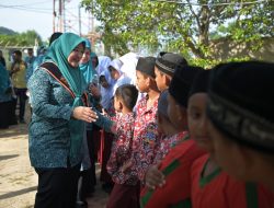 Bunda PAUD Aceh Besar Tinjau SDN Kandang Pulo Aceh
