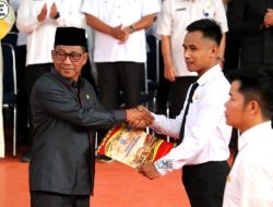 Serahkan SK Pengangkatan, Bupati Mura Ingatkan ASN Jaga Profesionalisme