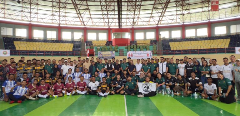 Wabup Pelalawan Resmi Menutup Turnamen Futsal Serikat Riau Fiber 2025