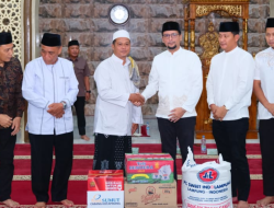 Bupati Labusel Hadiri Safari Ramadhan di Masjid Raya Al-Ikhlas Perkebunan Teluk Panji