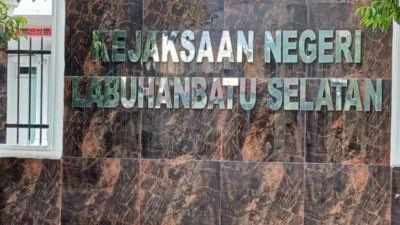Kejari Labusel Tahan Tersangka Korupsi BOS
