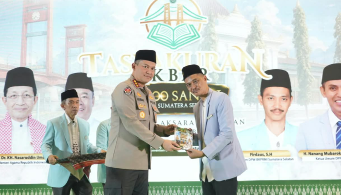 Polda Sumsel Salurkan Ribuan Buku Hijaiyah