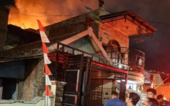 Rumah Kaperwil Media Tipikor Jateng Terbakar, 6 Unit Mobil Damkar Dikerahkan
