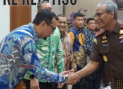 Bupati Labusel Silaturahmi Ke Kejatisu